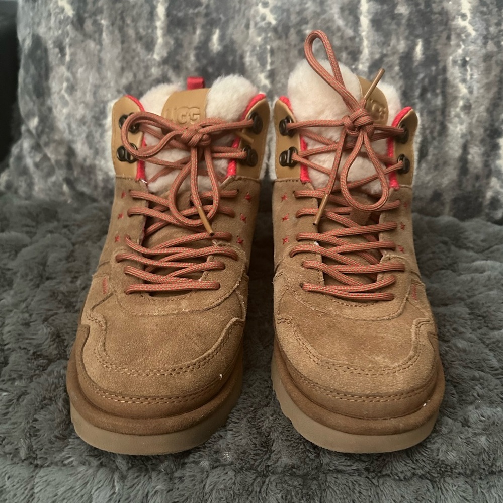 Ugg Highland sneaker in size 8.5 US